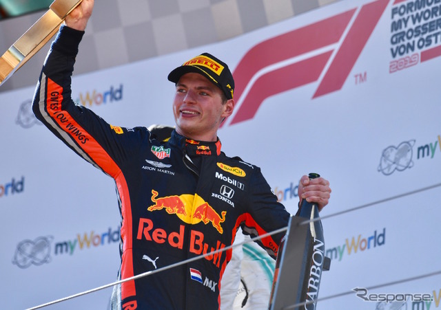2019年のオーストリアGP優勝者、レッドブル・ホンダのマックス・フェルスタッペン。彼は2018年にもこのレースを制している(当時のマシンはレッドブル・TAGホイヤー)。