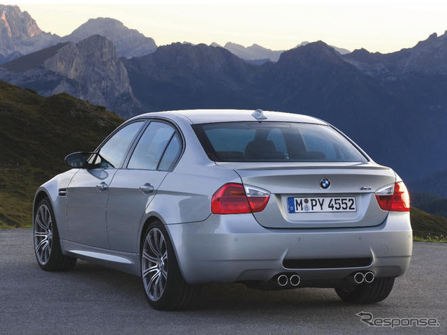 BMW M3  新世代トランスミッション M DCT 搭載車を発売