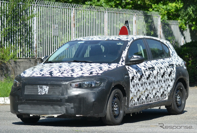 フィアット ティーポ クロス(仮)開発車両