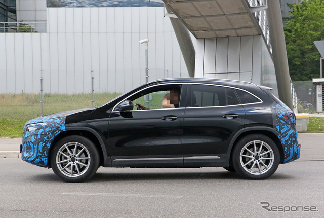 メルセデスベンツ EQA 市販型プロトタイプ(スクープ写真)