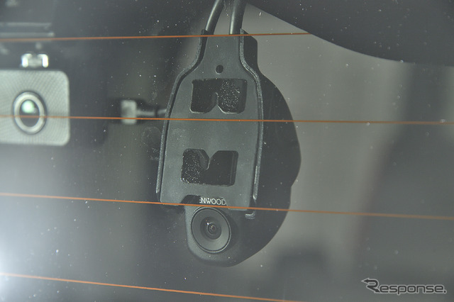 リア用ドライブレコーダーもHD画質でナビ画面に映す事が可能
