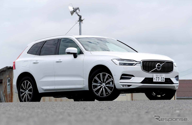 ボルボ XC60 B5 インスクリプション