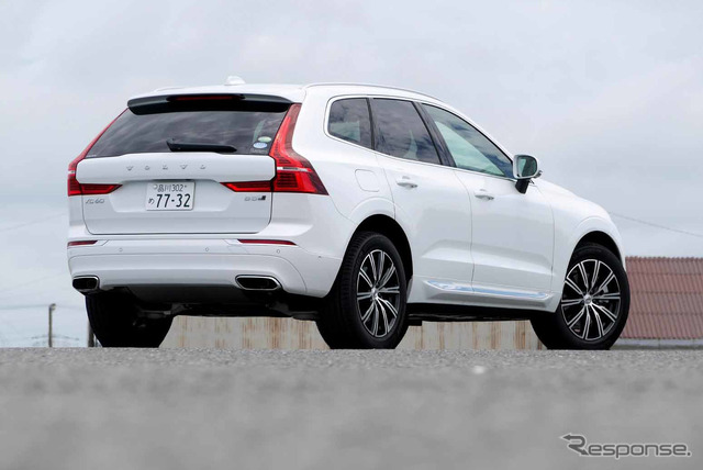 ボルボ XC60 B5 インスクリプション