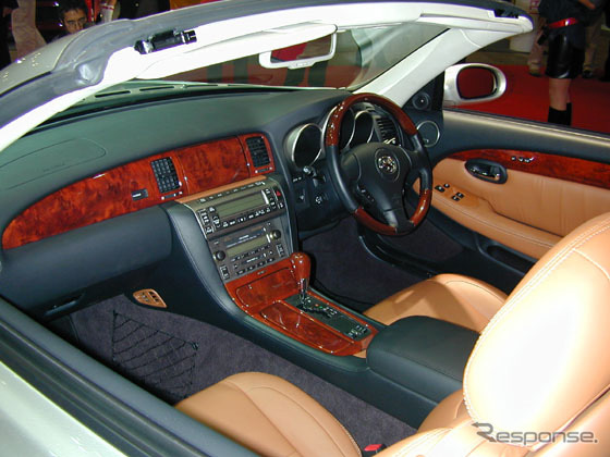 【オートサロン2002速報】日本版AMG---トムスの『ソアラ』『セルシオ』