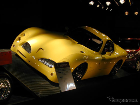 【オートサロン2002速報】TVR? バットモービル? スズキ『隼プロトタイプ』だっ!