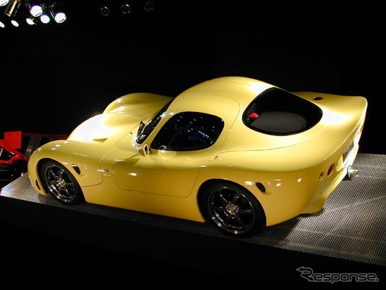 【オートサロン2002速報】TVR? バットモービル? スズキ『隼プロトタイプ』だっ!