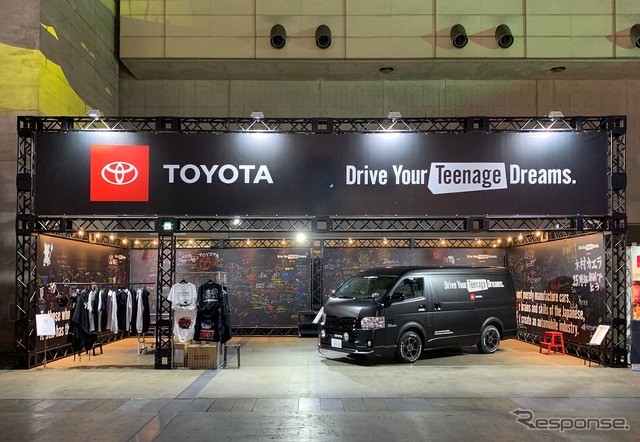 BE@RBRICK TOYOTA “Drive Your Teenage Dreams.