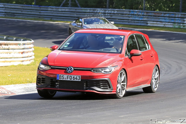 VW ゴルフ　GTI TCR 市販型　プロトタイプ　スクープ写真