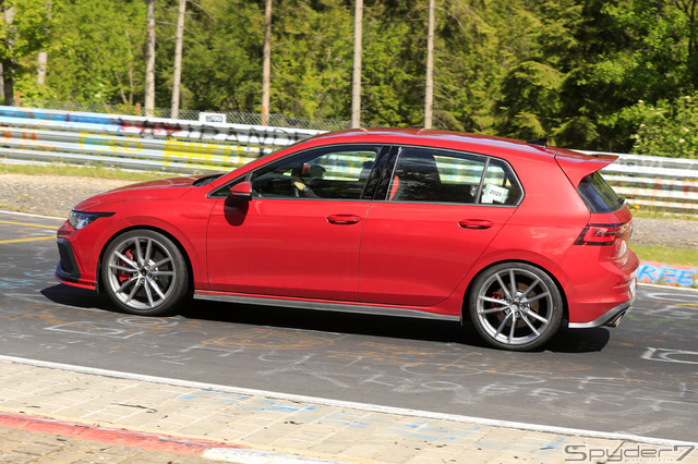 VW ゴルフ　GTI TCR 市販型　プロトタイプ　スクープ写真