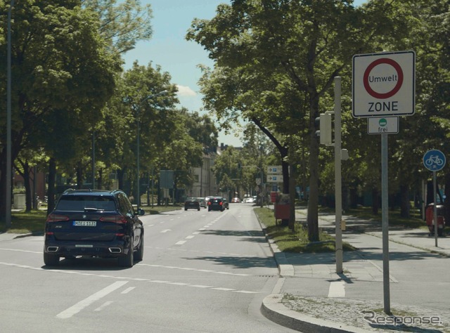 BMWのPHVが都市部の電動車専用ゾーンを認識して自動的にEVモードに切り替わる「BMW eDriveゾーン」機能