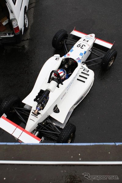 【筑波スーパーFJ 第3戦】レスポンス応援の野間選手はメカトラブルでスタートできず