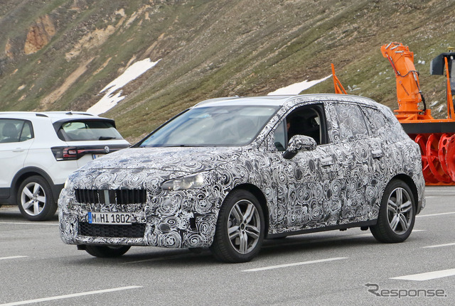 BMW 2シリーズ アクティブツアラー 開発車両スクープ写真