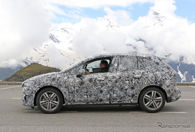BMW 2シリーズ アクティブツアラー 開発車両スクープ写真
