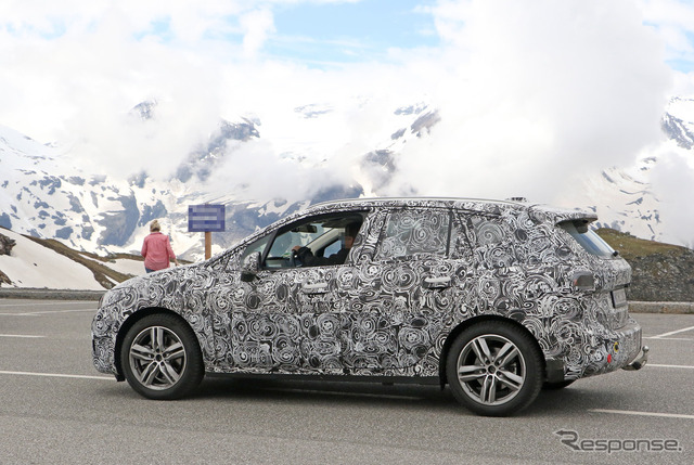 BMW 2シリーズ アクティブツアラー 開発車両スクープ写真