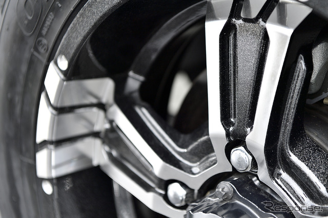 ◆MID NITRO POWER CROSS CLAW クロスクロウ 装着サイズ:16in×5.5J Inset+20 5H-139.7 カラー:ブラックメタリック+ミラーカット タイヤサイズ:185/85R16