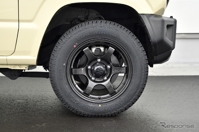 ◆RAYS GRAM LIGHTS 57DR-X 装着サイズ:16in×5.5J Inset+20 5H-139.7 カラー:スーパーダークガンメタ (AXZ) タイヤサイズ:185/85R16