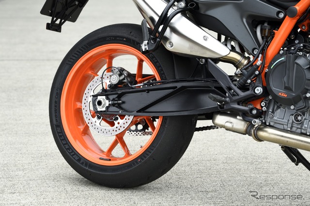 KTM 890DUKE R