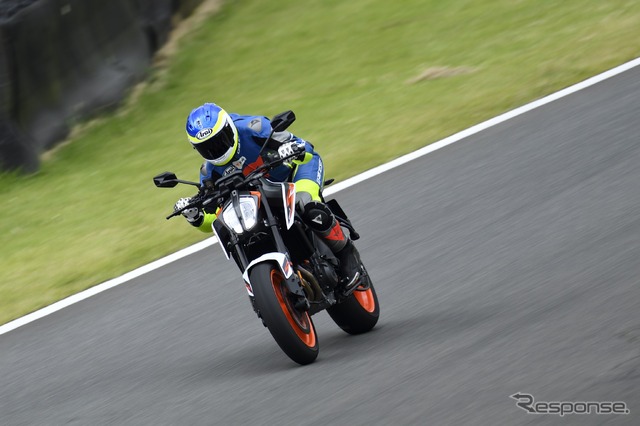 KTM 890DUKE R