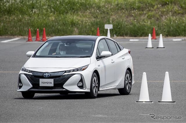 ウインカーを出しながら車線変更をしフル加速させれば、通常どおり加速する