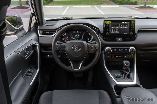 トヨタ RAV4 プライム(日本名:RAV4 PHV に相当)