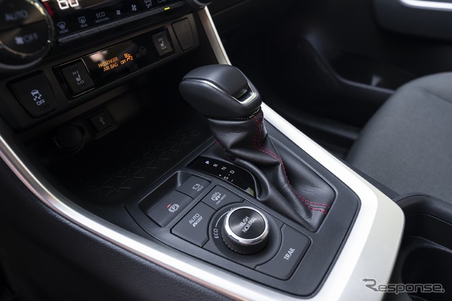 トヨタ RAV4 プライム(日本名:RAV4 PHV に相当)