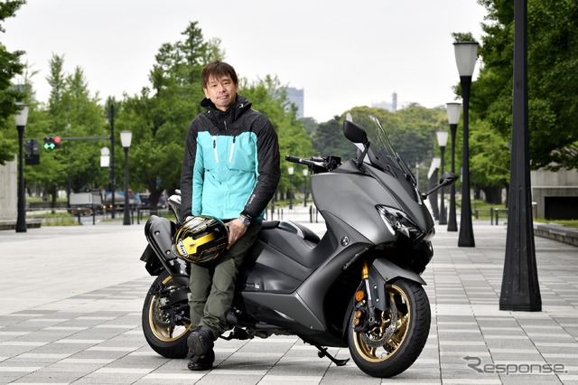 ヤマハ TMAX560 TECH MAXと青木タカオ氏