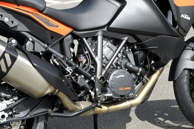 1301ccV型2気筒エンジンは最大出力160馬力［KTM 1290スーパーアドベンチャーS］