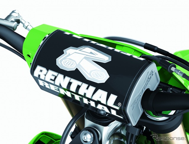 ファクトリースタイルのレンサル製Φ28.6mmアルミファットバーを標準装備(KX450/250)