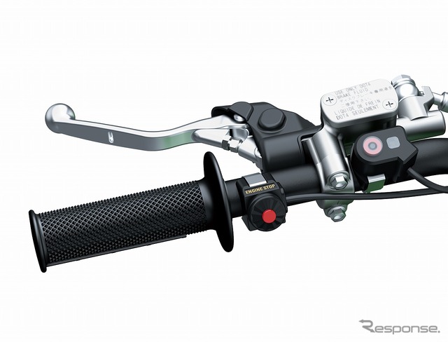 優れたコントロール性を発揮する油圧クラッチ(KX250)