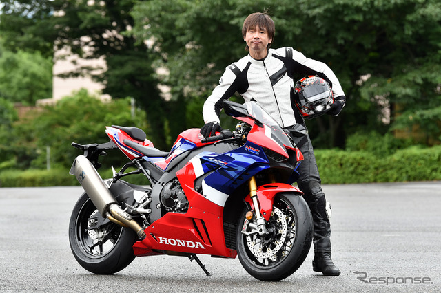 ホンダ CBR1000RR-R ファイヤーブレードSPと青木タカオ氏