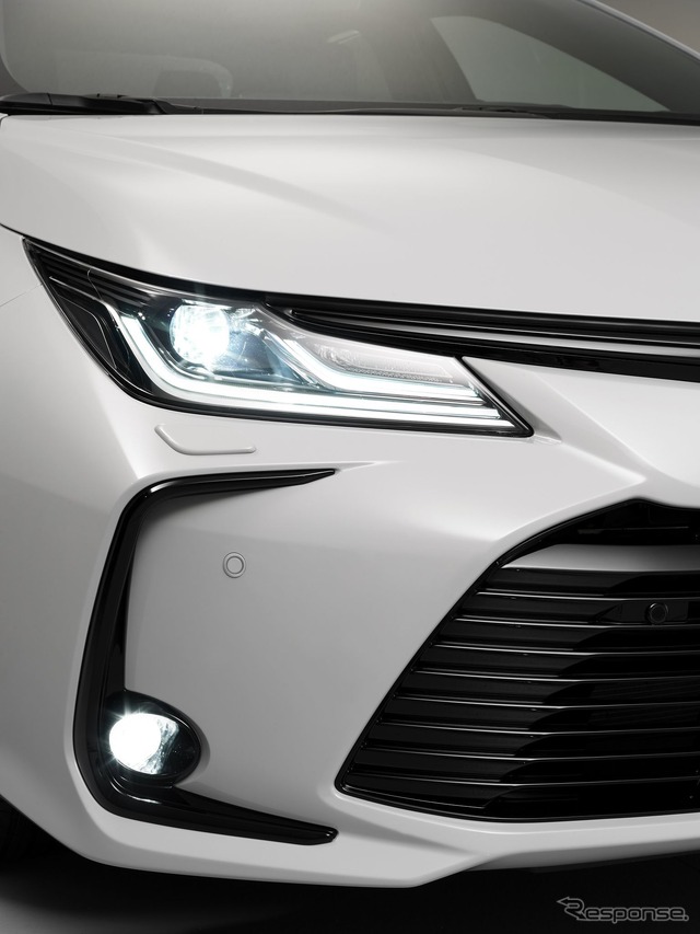 トヨタ・カローラ・セダン 新型 のGR SPORT(欧州仕様)