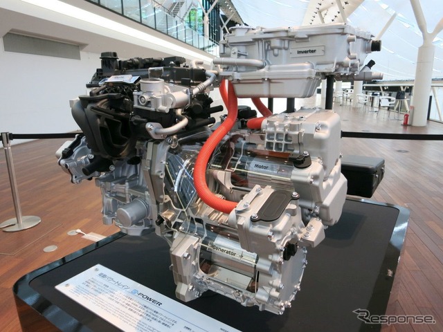エンジン、モーター（駆動用・発電用）、バッテリーはノートe-POWERと同じ