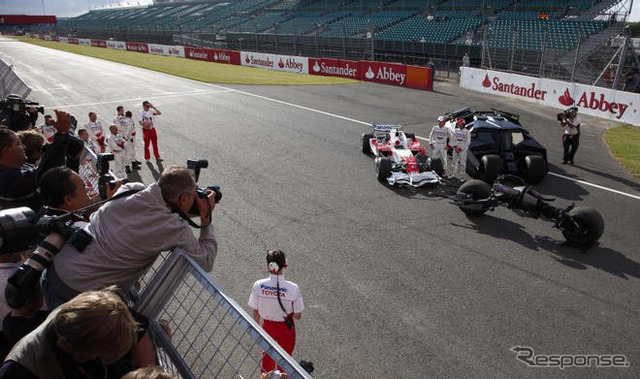 【トヨタF1】写真蔵…バットマンと合体