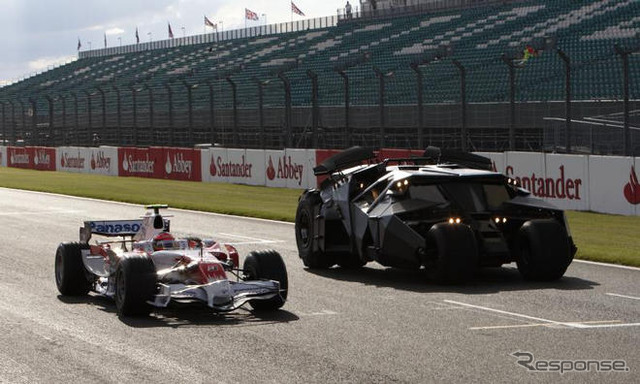 【トヨタF1】写真蔵…バットマンと合体