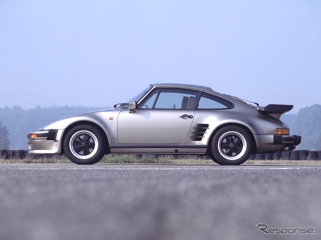 ポルシェ911(930)ターボ“フラットノーズ”