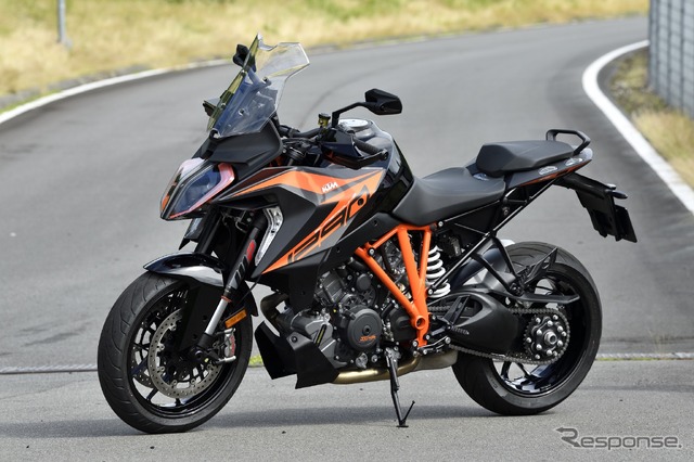 KTM 1290スーパーデュークGT