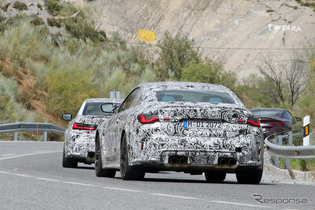 BMW M3セダン(奥)&M4クーペ(手前)新型プロトタイプ(スクープ写真)