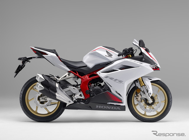 ホンダ CBR250RR（パールグレアホワイト）