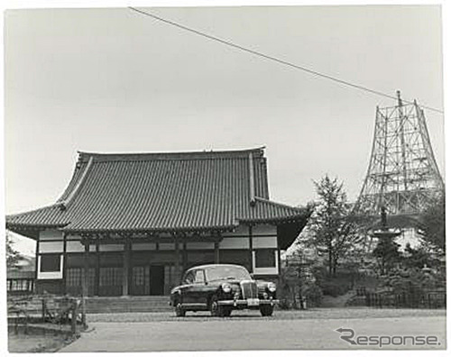 1958年、建設中の東京タワーとメルセデス・ベンツ W120