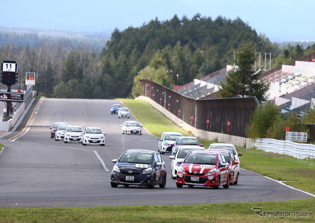2019年シーズン、十勝スピードウェイで開催されたVitz Raceの一戦。