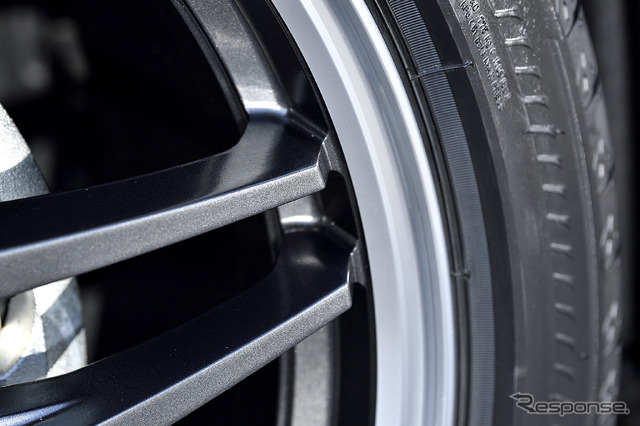モデル名:MID RMP 720F/推奨サイズ:20×8.5JInset38 5H-114.3/カラー:セミグロスガンメタ/リムポリッシュ/タイヤサイズ:245/45R20