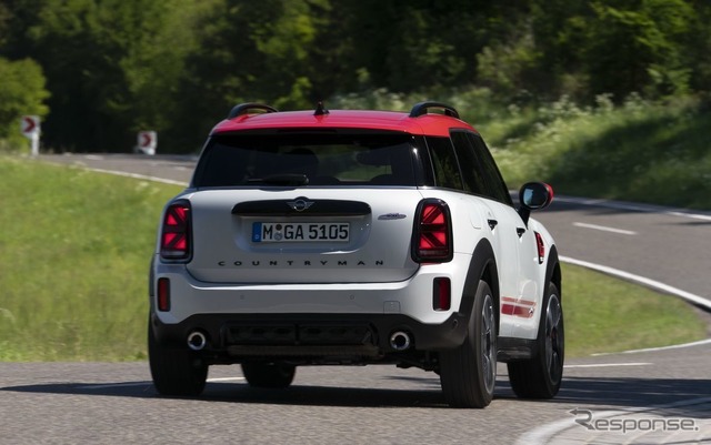 MINI ジョンクーパーワークス(JCW)カントリーマン(日本名:MINI ジョンクーパーワークス・クロスオーバーに相当)改良新型