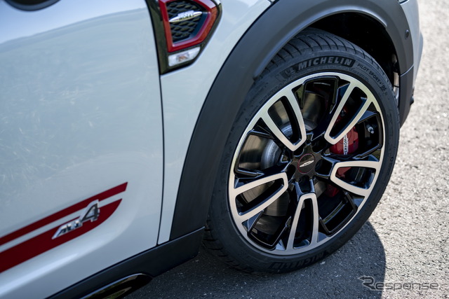 MINI ジョンクーパーワークス(JCW)カントリーマン(日本名:MINI ジョンクーパーワークス・クロスオーバーに相当)改良新型