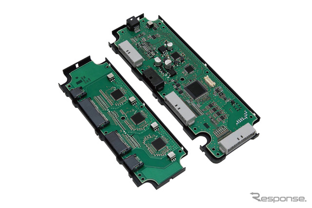 電気自動車向けとなる、分散型のバッテリーマネジメントシステム。セル電圧センサー（左）、バッテリーマネジメントユニット（右）から構成される