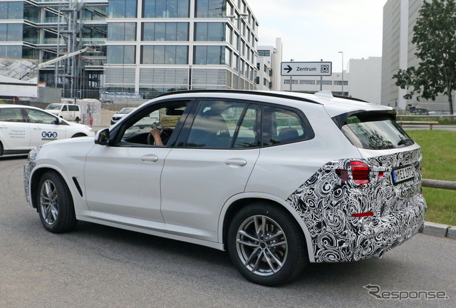 BMW X3 改良新型プロトタイプ(スクープ写真)
