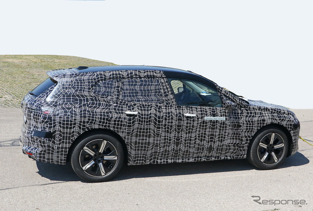 BMW iX5(仮)プロトタイプのスクープ写真