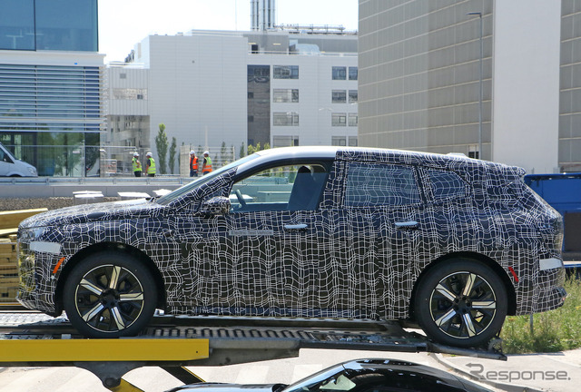 BMW iX5(仮)プロトタイプのスクープ写真