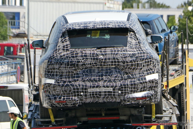 BMW iX5(仮)プロトタイプのスクープ写真