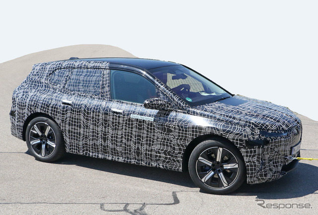 BMW iX5(仮)プロトタイプのスクープ写真
