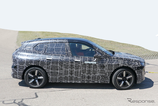 BMW iX5（仮）プロトタイプのスクープ写真